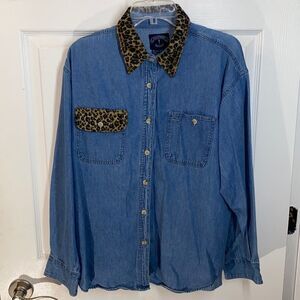 (🎣5 For $20)Solutions  button down Women’s Large